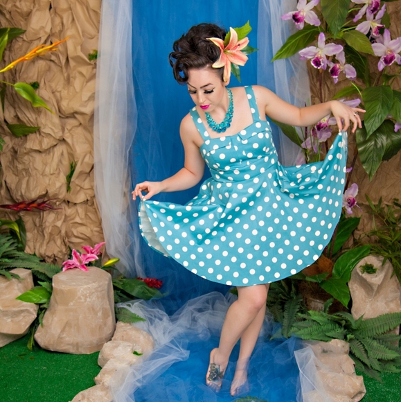 Meet your Posher, Jessica - Picture 2 of 3